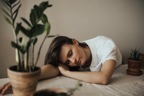 Feeling drained, overwhelmed, or just done? Learn the signs of parental burnout and proven solutions to reclaim your energy, joy, and balance—without guilt.