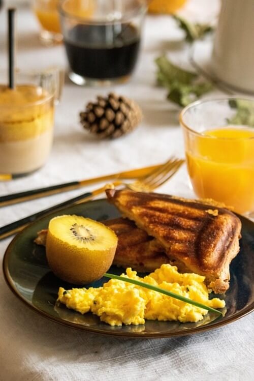 Toddler Meal Ideas - scrambled egg and toast